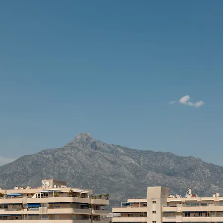 Stunning Penthouse With Sea Views And Private Parking In Puerto Banus Apartment