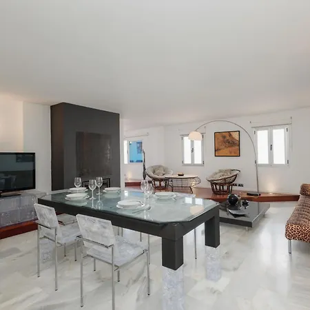 Apartment Stunning Penthouse With Sea Views And Private Parking In Puerto Banus *