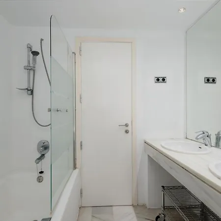 Apartment Stunning Penthouse With Sea Views And Private Parking In Puerto Banus