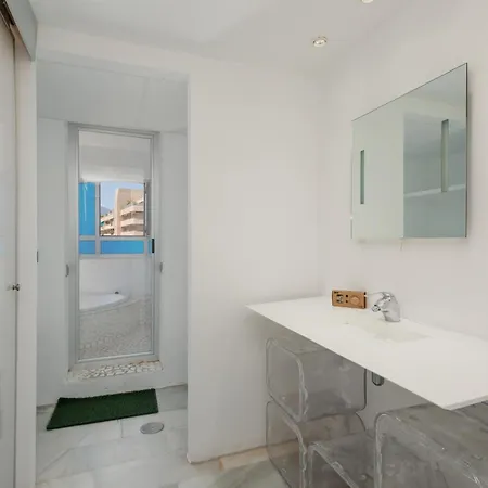 Apartment Stunning Penthouse With Sea Views And Private Parking In Puerto Banus