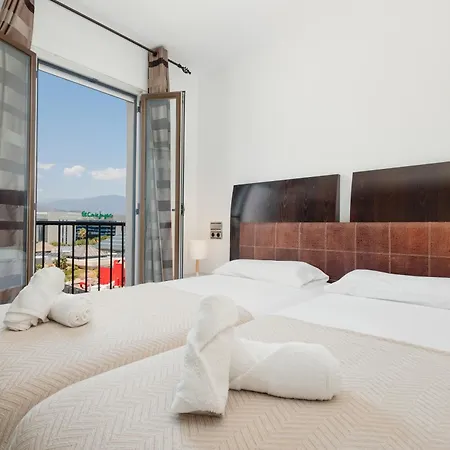 Stunning Penthouse With Sea Views And Private Parking In Puerto Banus