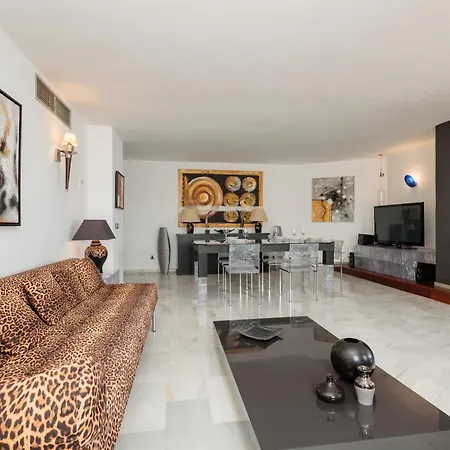 Stunning Penthouse With Sea Views And Private Parking In Puerto Banus * Marbella
