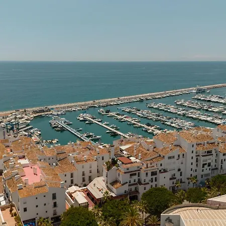 Stunning Penthouse With Sea Views And Private Parking In Puerto Banus Apartment